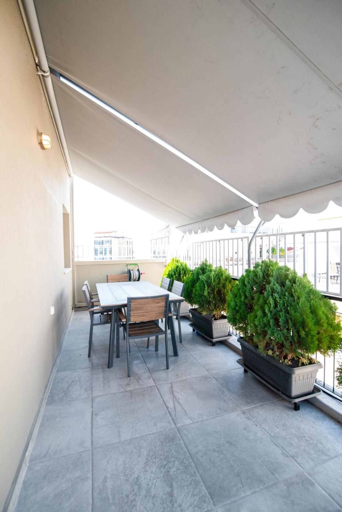 Still Apartment Athens
